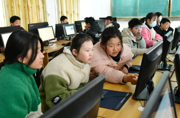 教育无需照搬城市形式完全可以依托乡土资源走出一条发展之路